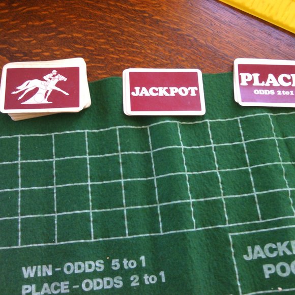 Lose Your Shirt vintage Waddingtons Games 1976 horse racing board game family - Picture 14 of 16